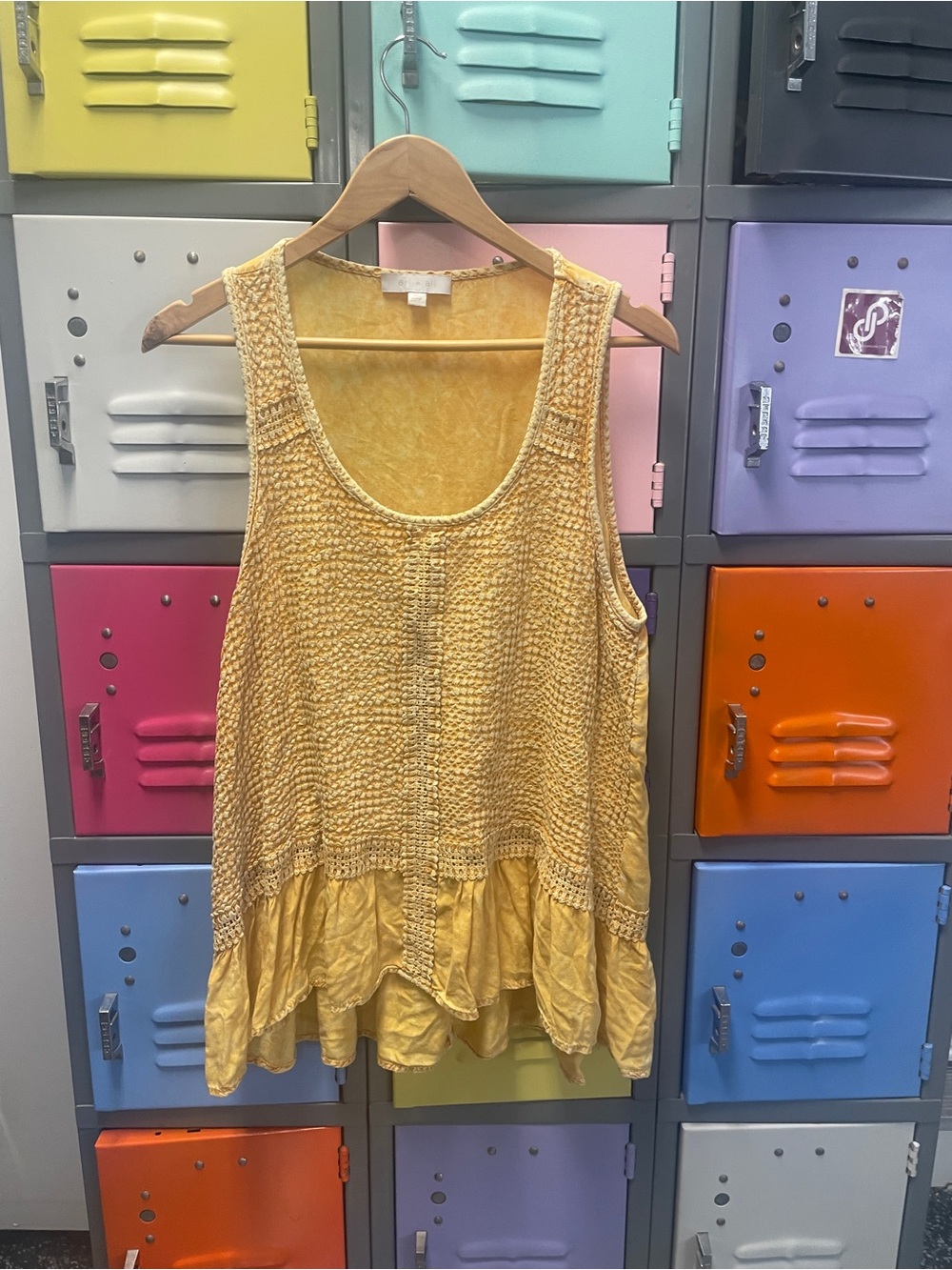 Eri and Ali Women's Yellow Sleeveless Crochet-Overlay Tank Top